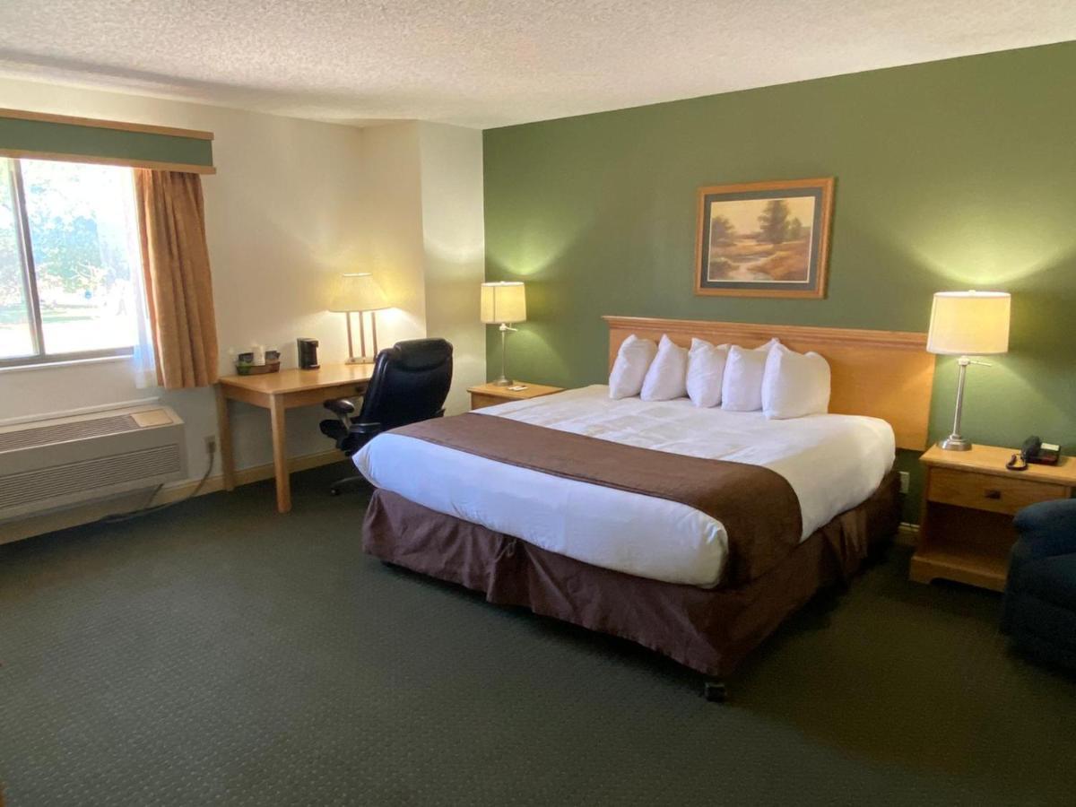 Baymont By Wyndham Robinson Hotel Bagian luar foto