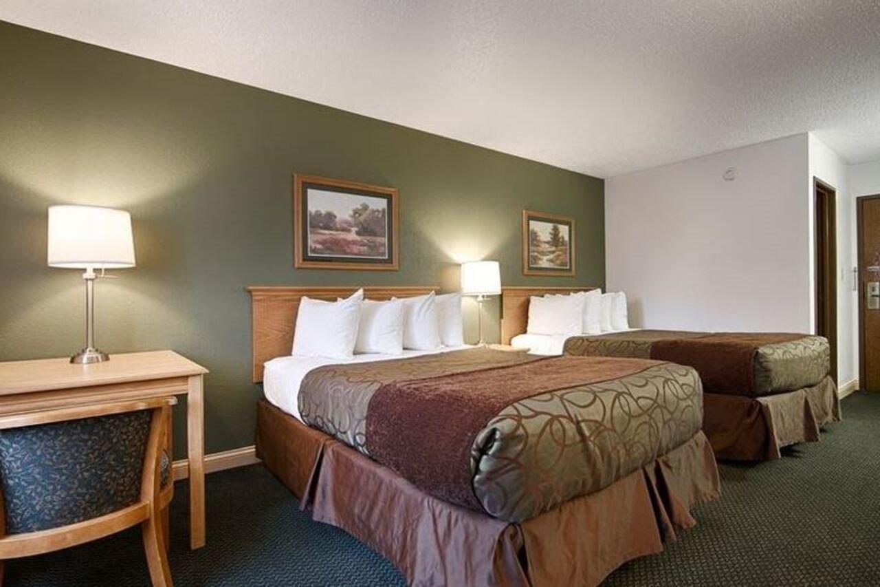 Baymont By Wyndham Robinson Hotel Bagian luar foto