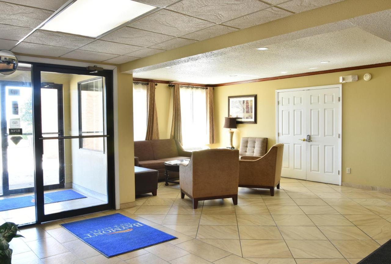 Baymont By Wyndham Robinson Hotel Bagian luar foto